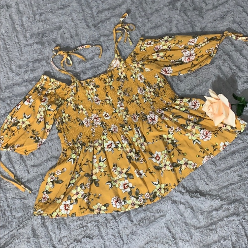 FLORAL cute Mustard AEROPOSTALE shirt 🌻🧚‍♀️